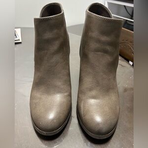 Elegant Women's Ankle Boots - Brown